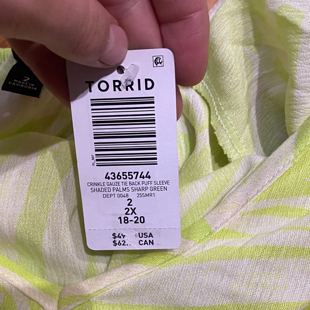 Torrid Lime Leaf Print Blouse - Picture 4 of 6